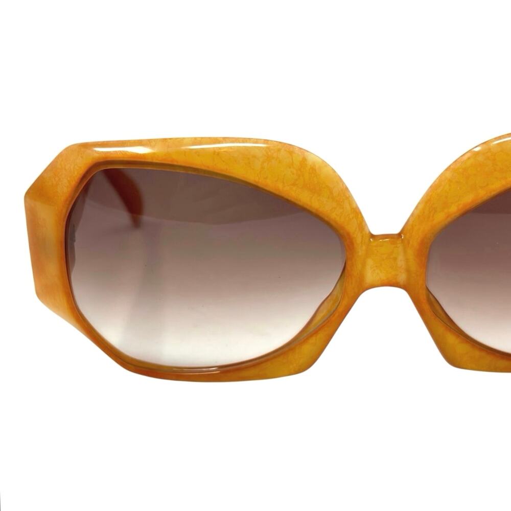 Christian Dior Oversized Archive Sunglasses - Picture 11 of 12